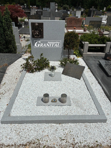 Nadgrobni spomenik 97 Pohorski tonalit